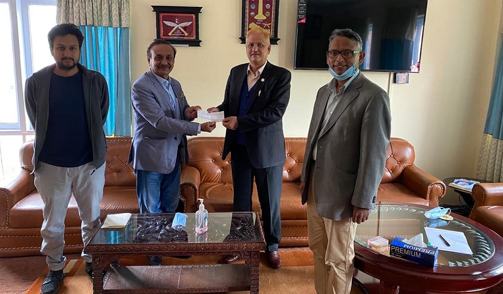 कोरोना भाइरस : अम्बे स्टील्सले कोरोना कोषलाई दियो २५ लाख