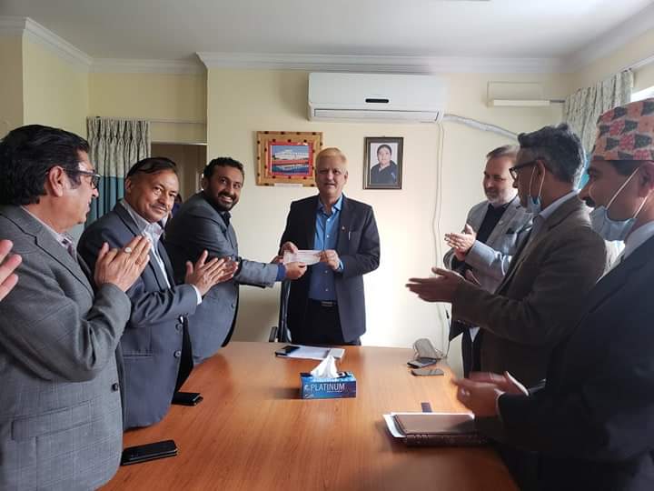एल पी ग्याँस उद्योग संघद्धारा कोरोना भाइरस नियन्त्रण तथा रोकथाम कोषमा १५ लाख सहयोग