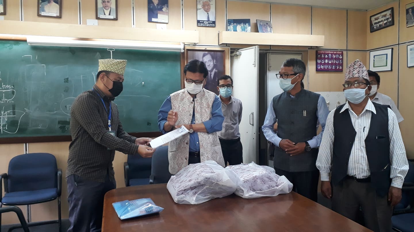 वीपी प्रतिष्ठानलाई जनमुक्ति पार्टीको पीपीई सहयाेग