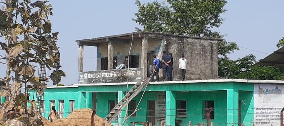 धनगढीको एक विद्यालयमा जेसीबी चालक मृत फेला
