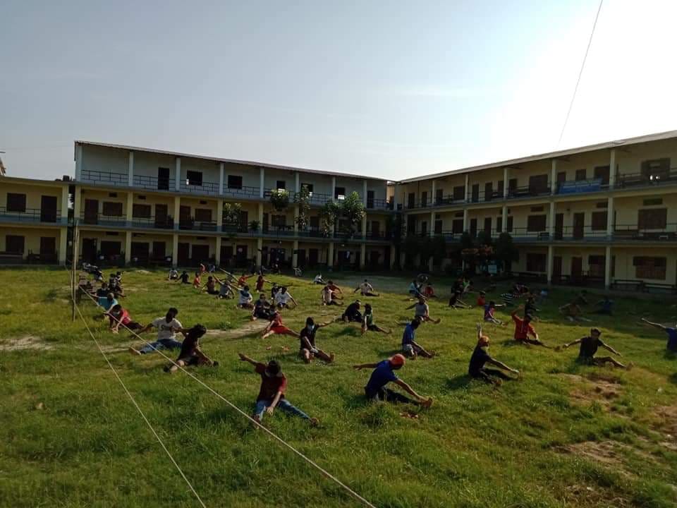 माडिको क्वारेन्टाइनमा बसेकालाई योग प्रशिक्षण