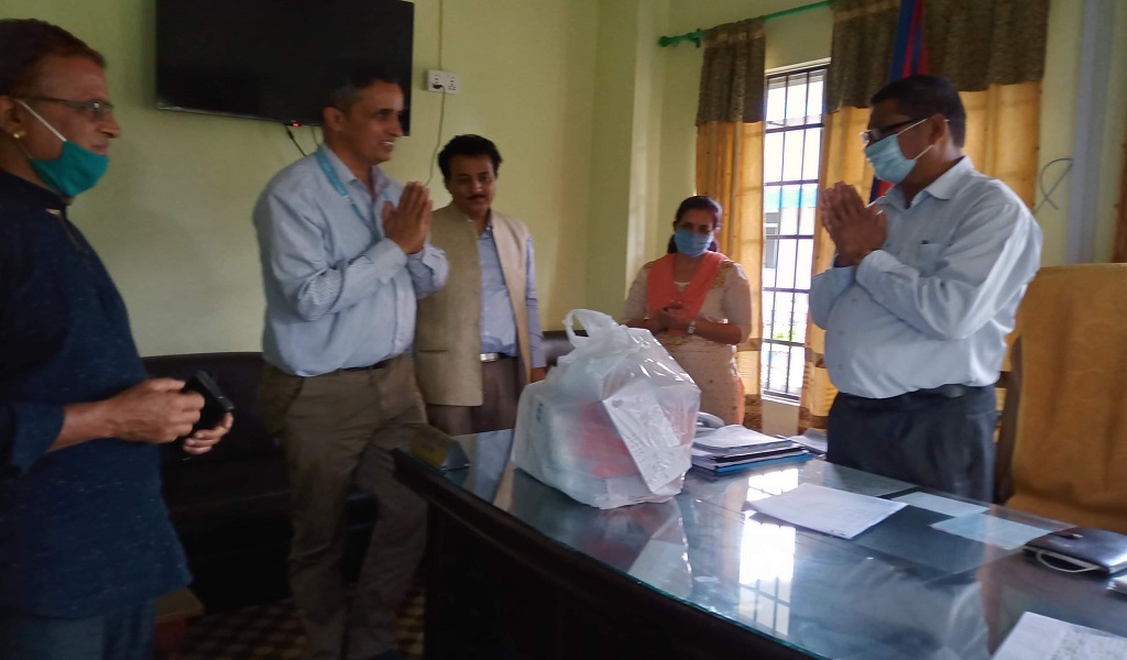 ईन्सेकद्धारा खैरहनी नगरपालिकालाई सहयोग