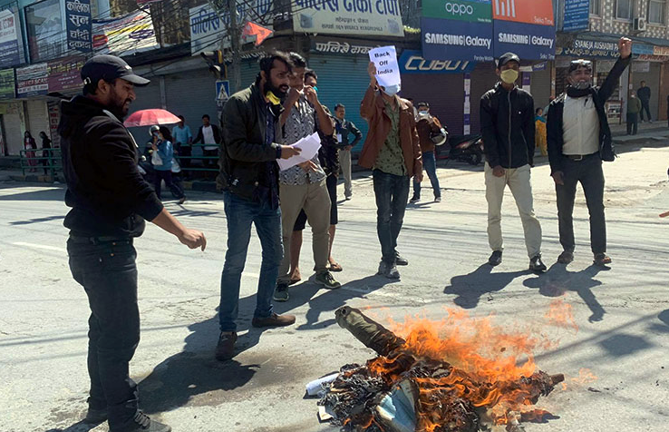 पोखरामा मोदीको पुत्ला दहन, चार जना पक्राउ
