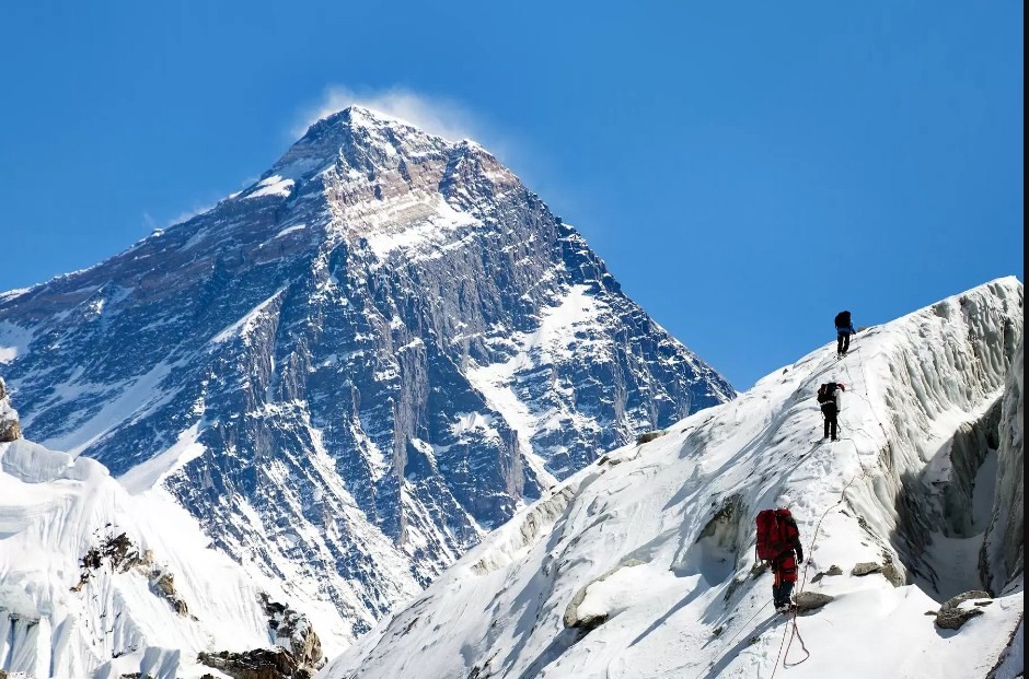 ‘चिनियाँ मिडियाले सच्यायो ‘सगरमाथा नेपालकै हो’