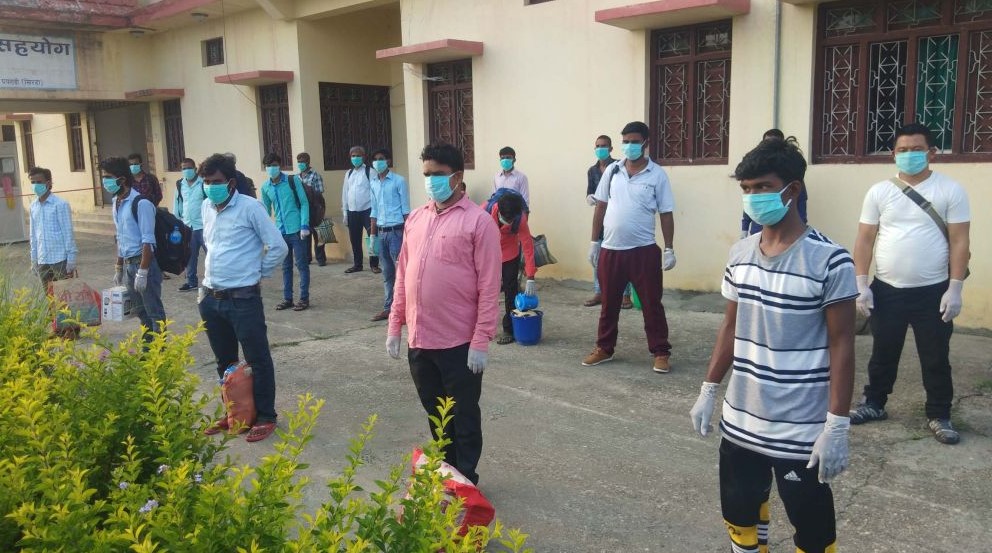सिरहाका पहिलो संक्रमितसहित २० जनाले जिते कोरोना, फर्किए घर