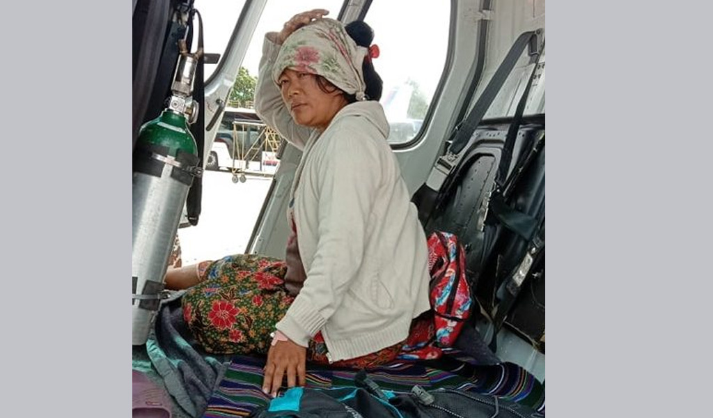 दोलखाकी एक गर्भवतीको हवाई उद्धार