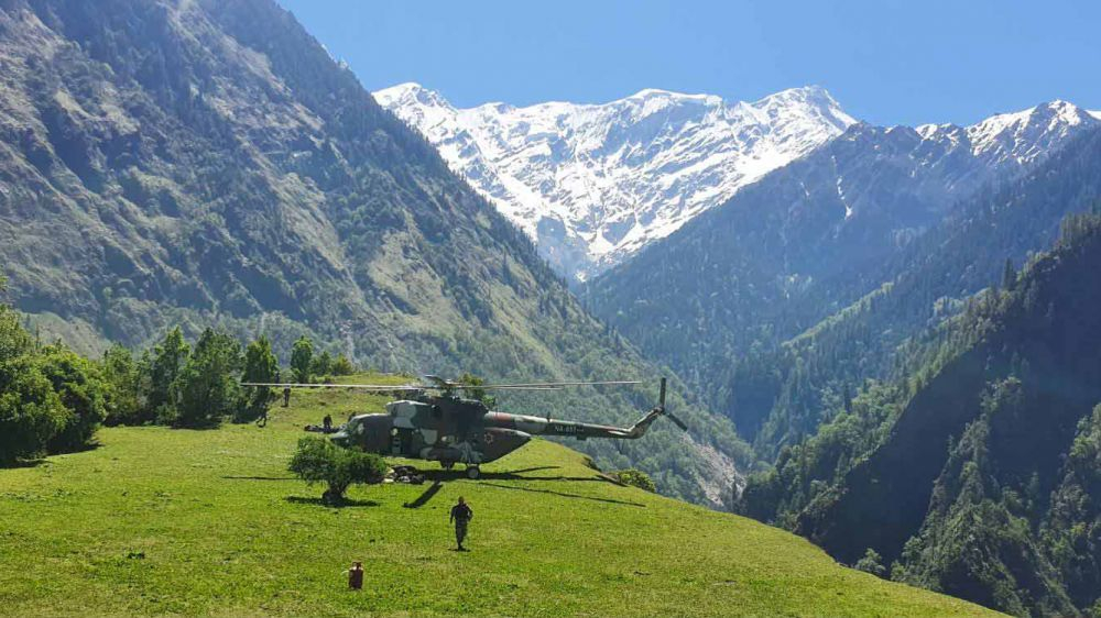 प्रधानसेनापति थापा र सशस्त्र प्रहरी महानिरीक्षक खनाल छाङरु प्रस्थान