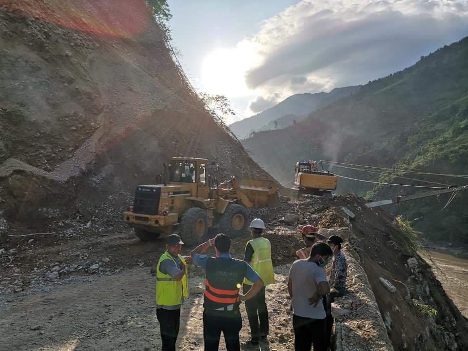 रातिदेखि नै नारायणगढ-मुग्लिन सडक अवरुद्ध 
