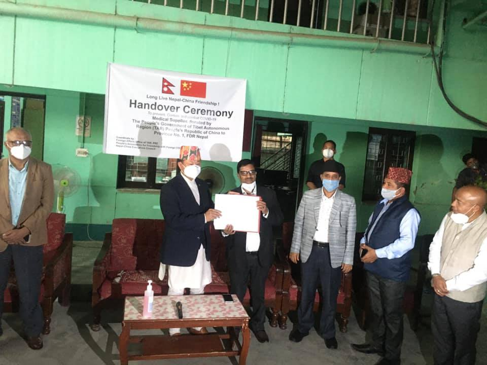 तिब्बत सरकारले प्रदेश १ सरकारलाई दियो ७ करोड ७४ लाख बराबरको स्वास्थ्य सामाग्री