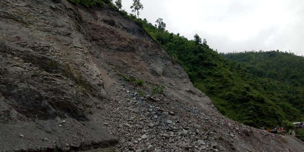 पहिरो खस्दा पर्वत-बागलुङ खण्ड अवरुद्ध