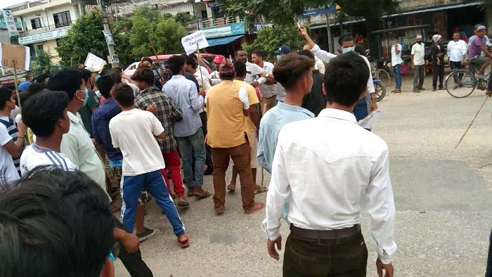 कार्यकर्ता तहमा पुग्यो नेकपा विवादः कैलालीमा ओली र प्रचण्ड समूहबीच कुटाकुट !