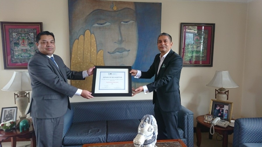 नेपाल इन्भेस्टमेन्ट बैंक ‘सर्वश्रेष्ठ साझेदार २०१९’ बाट पुरस्कृत