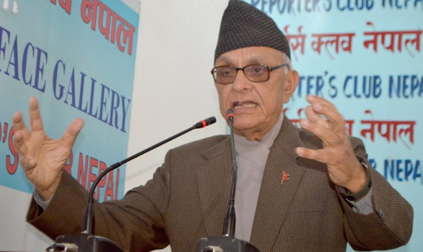 प्रधानमन्त्रीलाई अध्यक्ष लोहनीको प्रश्न- ‘अब कुरुक्षेत्र पनि झापामा गर्छ भनेर घोषणा गर्ने की ?’