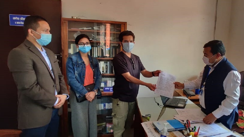 स्वास्थ्यमन्त्री ढकालविरुद्ध अख्तियारमा उजुरी
