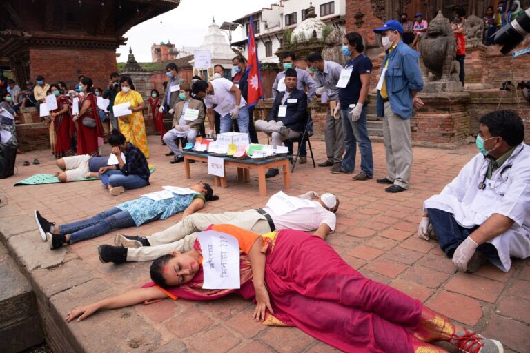 कुशासनविरुद्ध सरकारलाई कलात्मक खबरदारी गर्दै साझा पार्टी [१० तस्वीरमा हेर्नुस्]