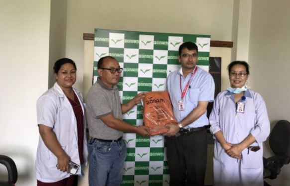 नेपाली ब्रान्ड सोनमद्वारा गंगालाल अस्पताललाई पिपिई सेट सहयोग