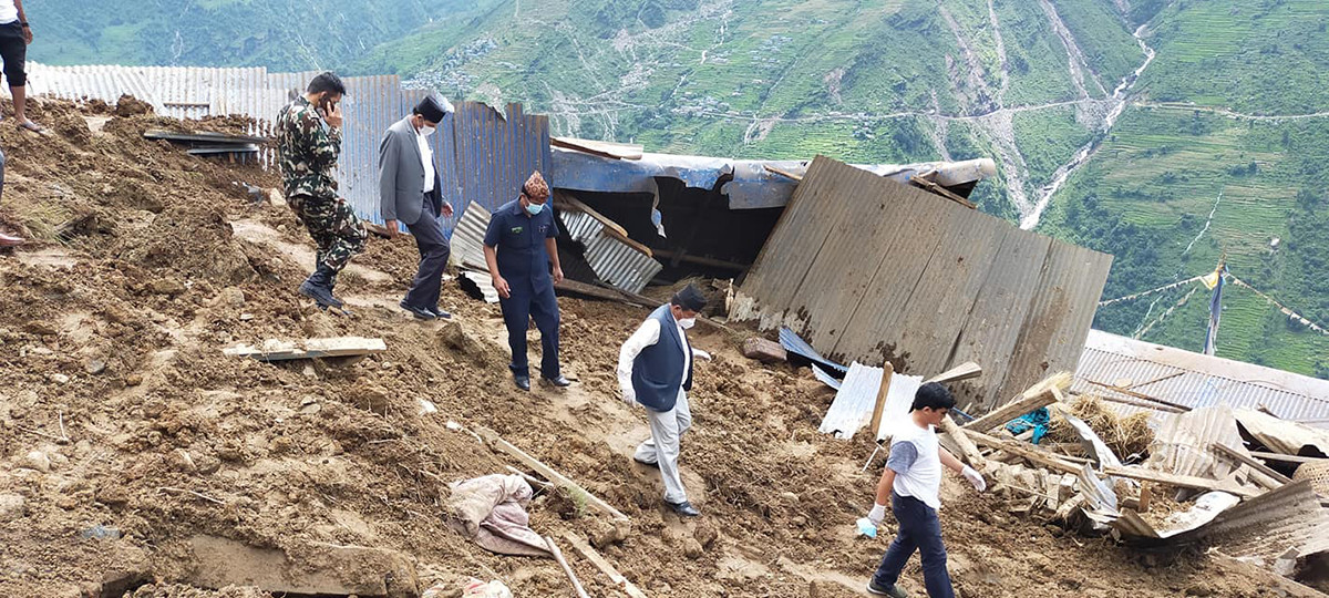 बर्खा लाग्यो, बनेनन् पहिराले विस्थापितका घर