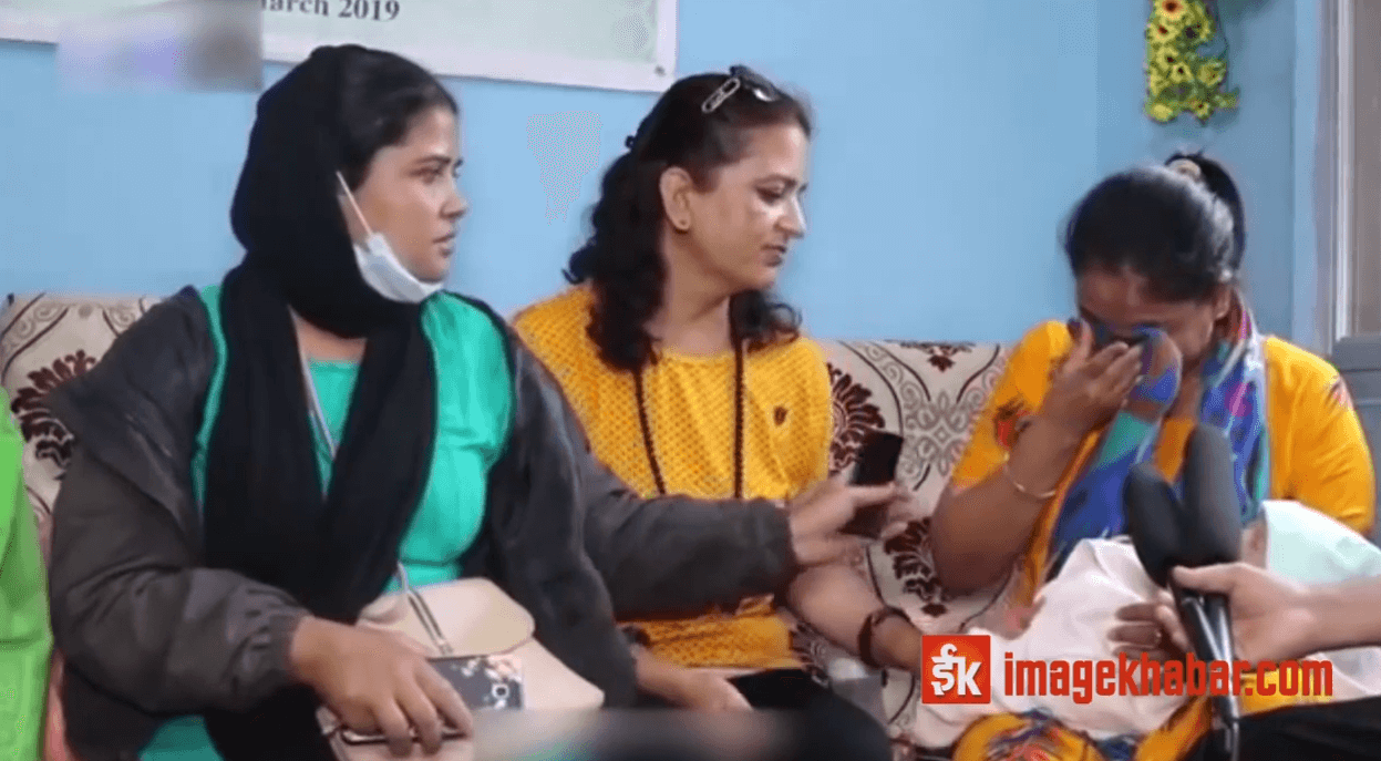 पैसा कमाउन आमाकै मिलेमतोमा अबोध शिशुलाई कार्टुनमा हालेर मिल्काइएकाे खुलासा