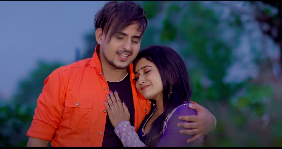 सञ्चारकर्मी तथा कलाकार चिरञ्जीवी सापकोटा अभिनित ‘दशैं आयो’ गीत बजारमा (भिडियोसहित)