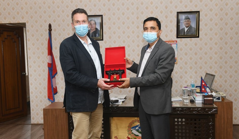 पर्यटनमन्त्री भट्टराई र अष्ट्रेलियाका राजदूत पीटर वडबीच भेटवार्ता