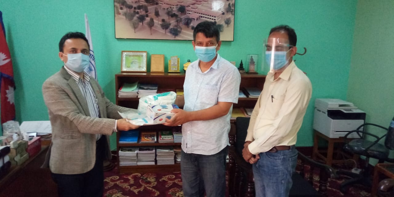 वीपी प्रतिष्ठानलाई कोरोना स्वास्थ्य सामग्री प्रदान