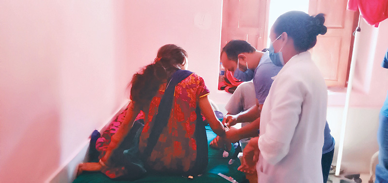 २१ वर्षीया युवतीमाथि आफन्तीबाटै बर्बर यौनहिंसा र अमानवीय यातना