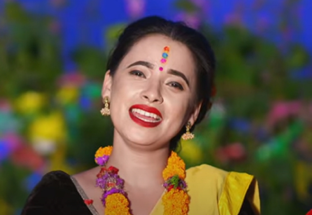 सुनिताको कर्णप्रिय आवाजमा ‘हजुरको दैलोमा’