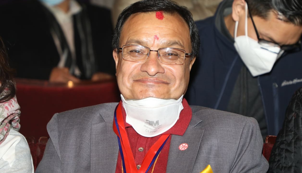 ढकाल पक्षका तिवारीलाई हराउँदै जिल्ला नगरको उपाध्यक्षमा श्रेष्ठ विजयी