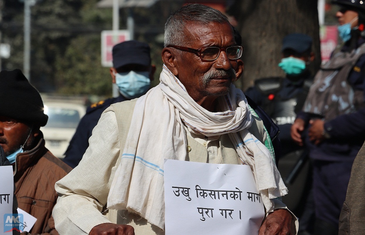 क्यामेराको लेन्सबाट उखु किसानहरुको प्रदर्शनलाई नियाल्दा  [फोटो फिचर]