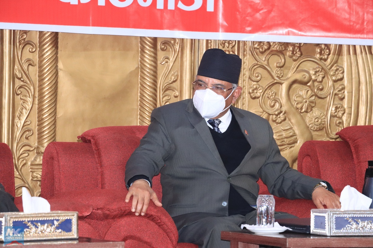 प्रचण्डविरुद्धको अवहेलना मुद्दा : आफैँ लिखित जवाफ पेश गर्न आदेश