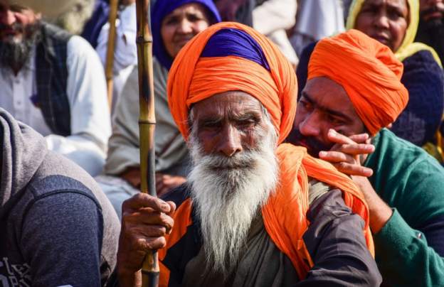 सशक्त आन्दोलन गर्दै भारतीय किसान : भन्छन्–‘माग पूरा नभए दिल्ली जाने सबै मार्गमा अवरोध गर्छौँ’