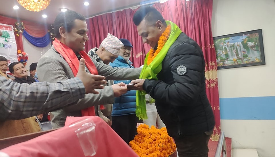 नेकपा परित्याग गरि ५१ जना नेपाली कांग्रेसमा प्रवेश