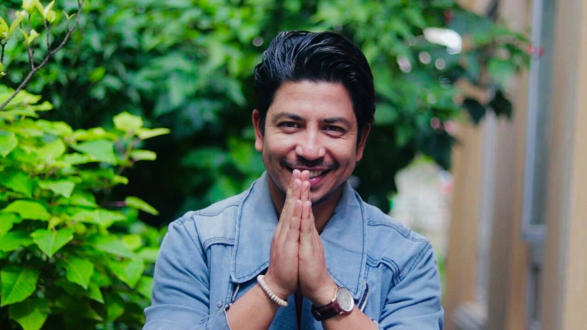 ‘आदर्श विशेष सम्मान’ गायक प्रकाश सपुतलाई