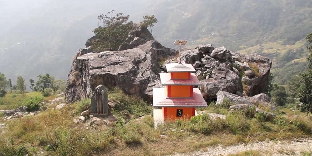 ​​​​​​​पर्यटकका लागि आर्कषणको केन्द्र बन्दै एसियाकै ठुलो ढुंगा ‘मेहल’