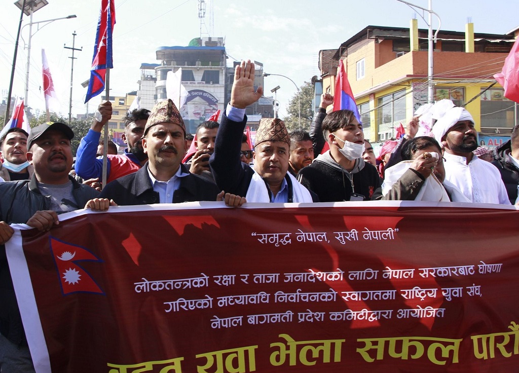 प्रचण्डसँगको संगतले भीम रावलले बैंक खाता लुट्न सिकेछन् : महेश बस्नेत