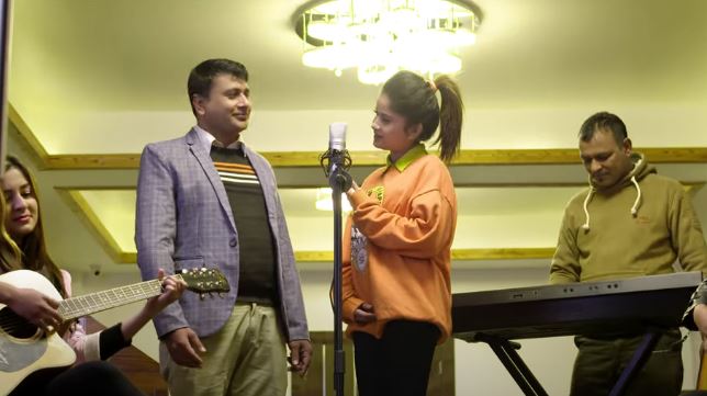 ‘मलाई माया गर्छौ र काले ‘ सार्वजनिक