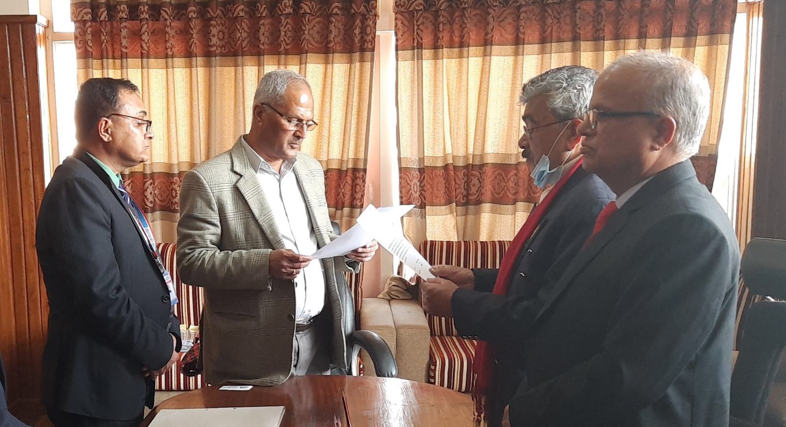महालक्ष्मी लाइफ इन्स्योरेन्सका नवनिर्वाचित अध्यक्षले लिए सपथ