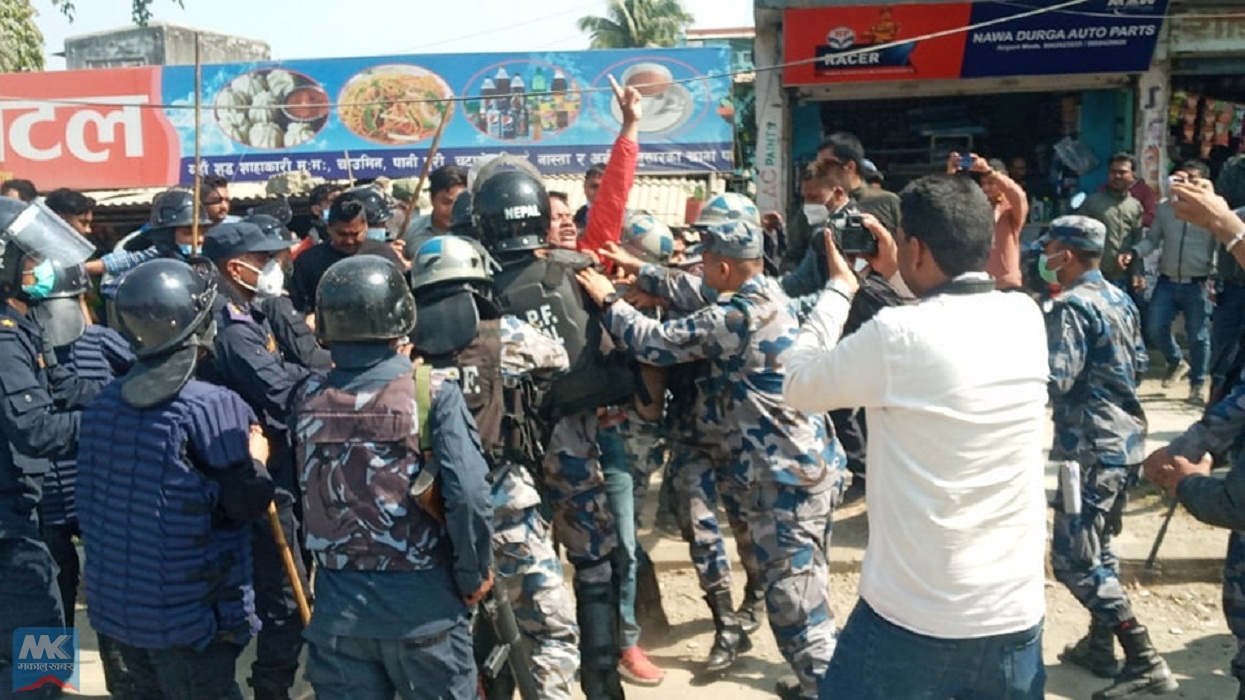 अनेरास्ववियुले देखायो प्रधानमन्त्रीलाई कालो झण्डा