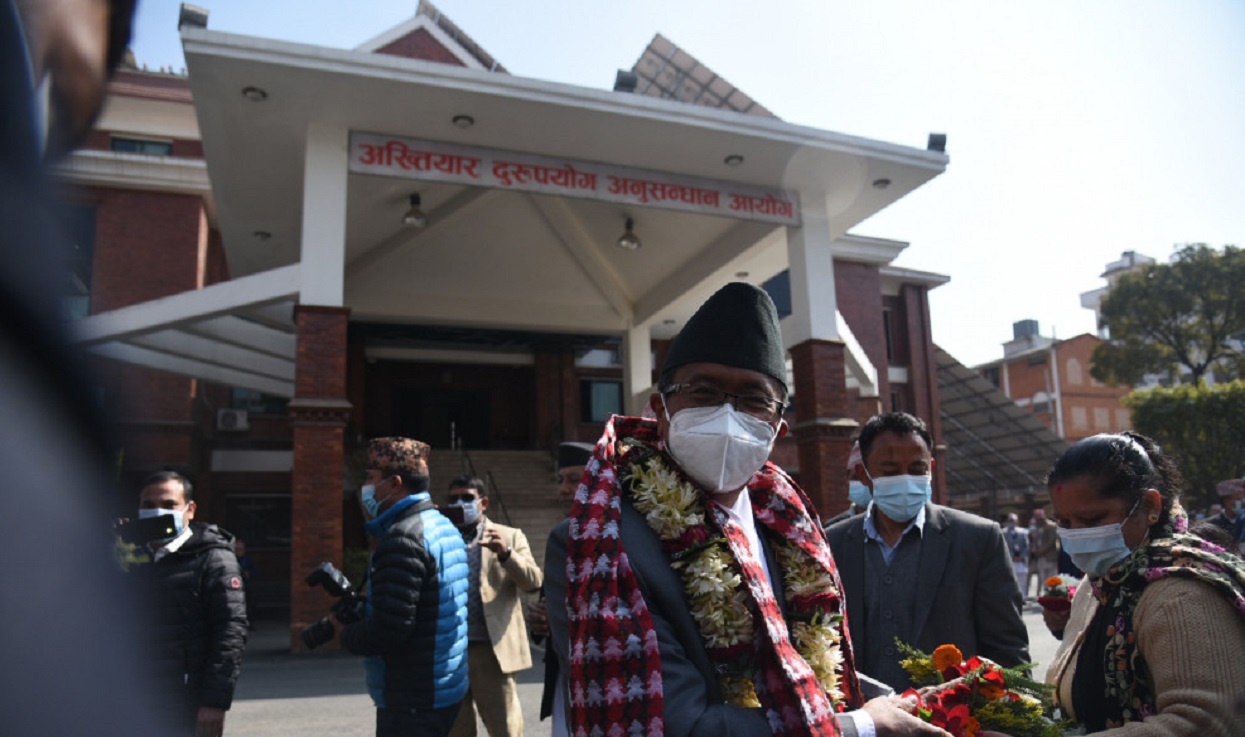 अख्तियारका नवनियुक्त प्रमुख आयुक्त राईले कार्यभार सम्हाले