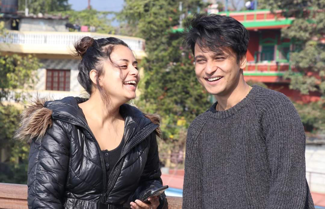 हरिहरको शो निर्देशन गर्दै नीता