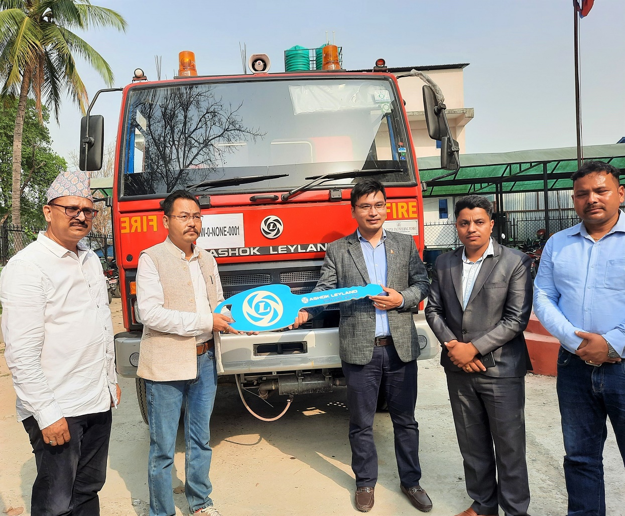 उर्लाबारी नगरपालिकालाई सुविधासम्पन्न दमकल हस्तान्तरण
