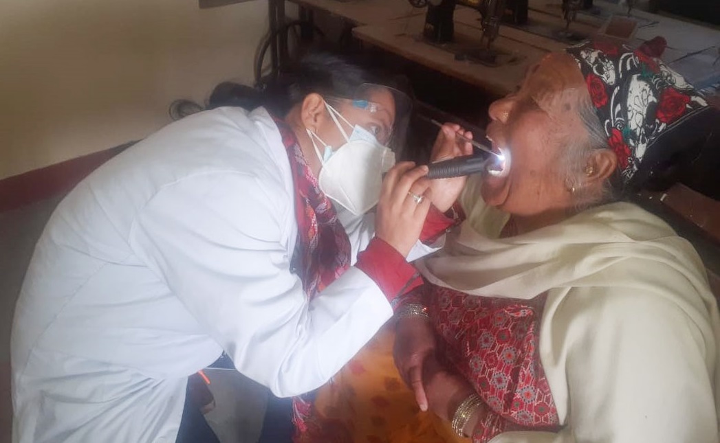 केएमसीको शिविरबाट भक्तपुरका ८ सय बिरामीले पाए निःशुल्क उपचार सेवा