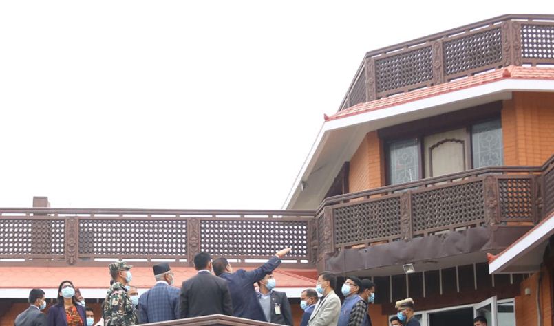 ओलीद्वारा एमाले पार्टी कार्यालयको निरीक्षण