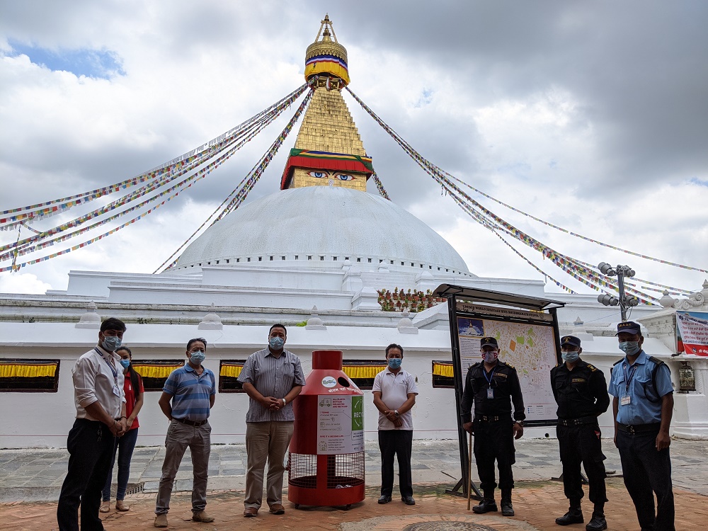 कोकाकोला र डोको रिसाइकलर्सले काठमाडौंमा ‘पिइटी कलेक्सन बिन’ राख्दै