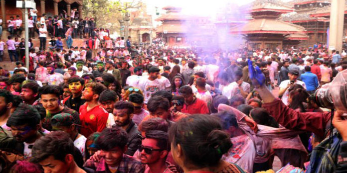 आज फागु पूर्णिमा: यसरी शुरु भयो होली खेल्ने परम्परा
