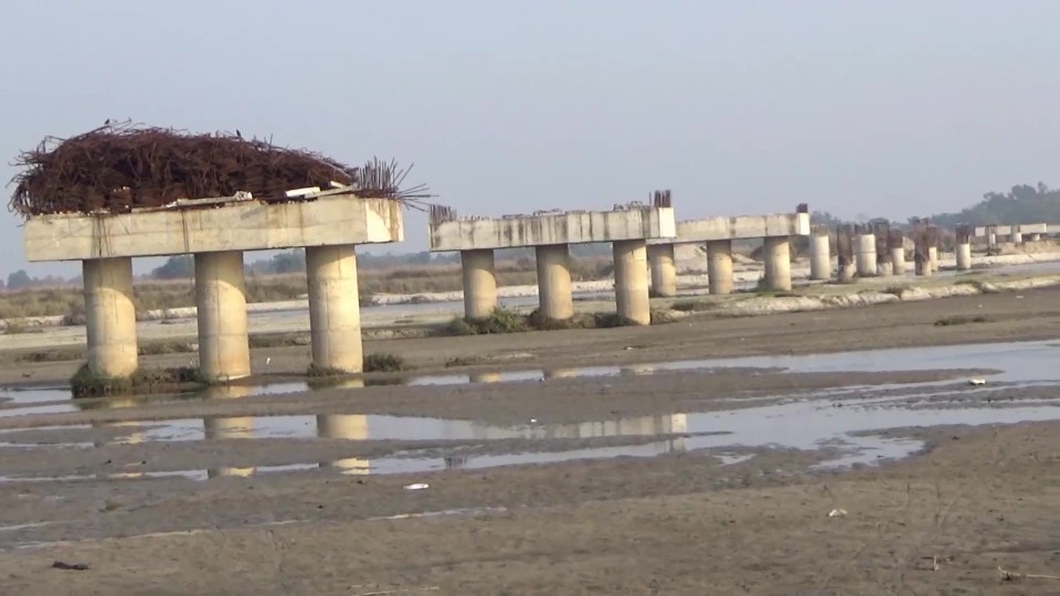 हुलाकी राजमार्गका ५ पुलको म्याद नाघेका ठेक्का तोडिँदै