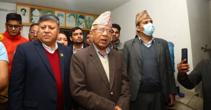 प्रचण्ड-नेपाल समूहको स्थायी कमिटीले लियो छुट्टिने निर्णय