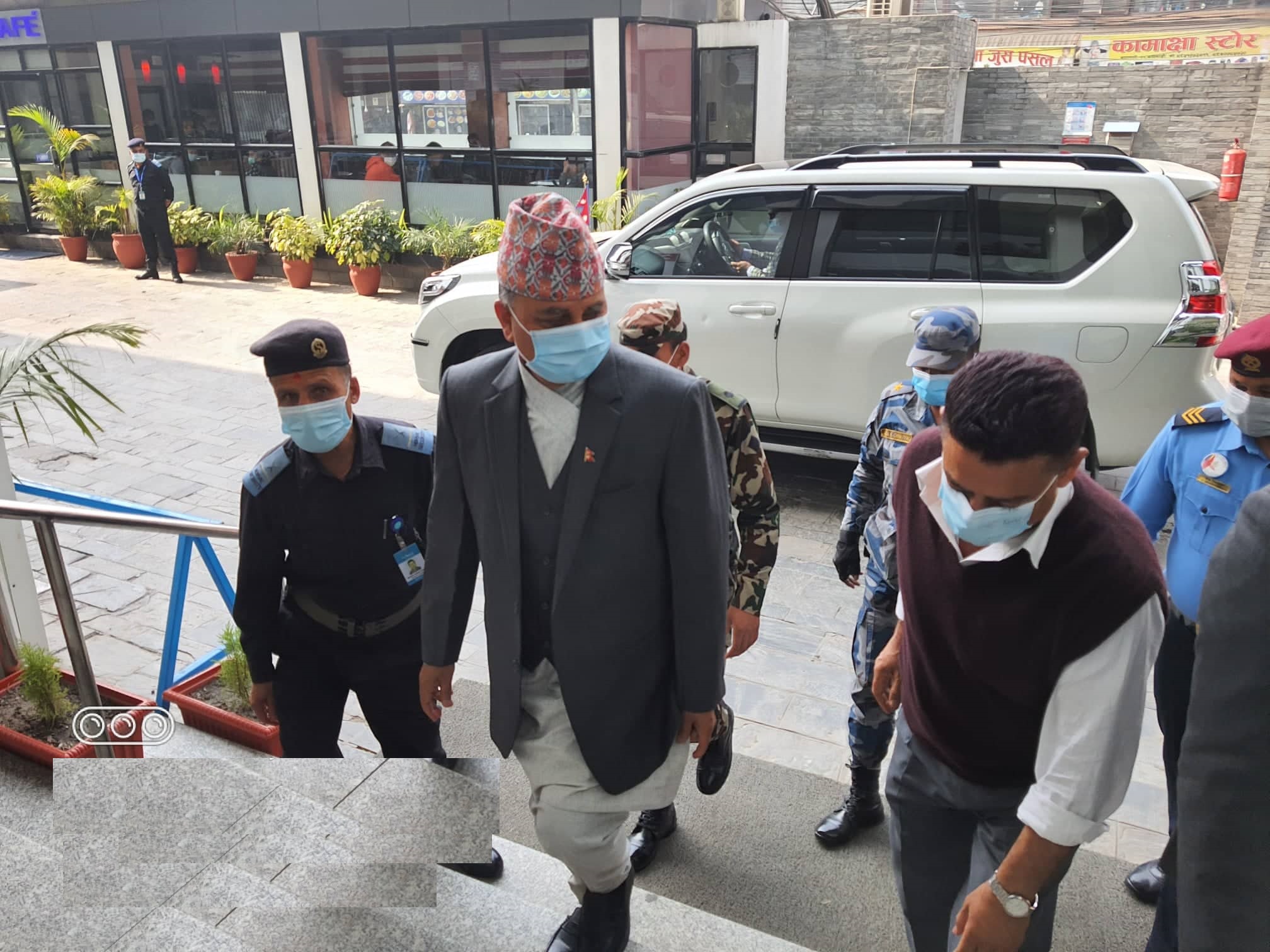 नवीन्द्रराजको उपचारमा सरकारले १० लाख सहयोग गर्ने
