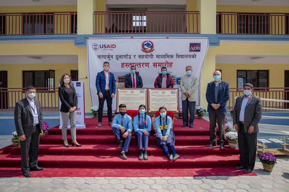 अमेरिकाद्वारा दुई माध्यमिक विद्यालयका भवन हस्तान्तरण