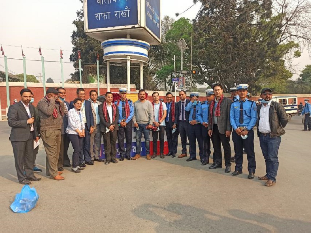 माछापुच्छ्रे बैंकको सहयोगमा लैनचौर तथा प्रहरी तालिम केन्द्र चोकमा ट्राफिक लाइट जडान